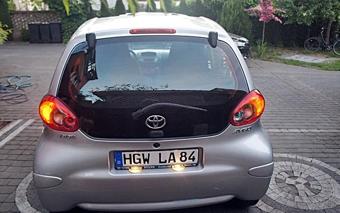 Toyota Aygo cena 14999 przebieg: 111000, rok produkcji 2006 z Raciąż małe 326